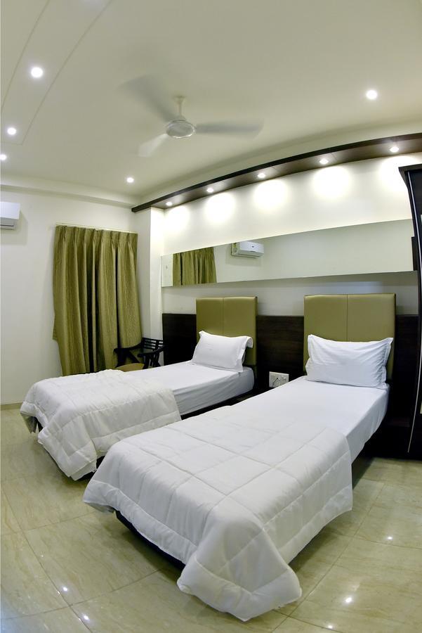 ואדודרה Fabhotel Prime Sky Light מראה חיצוני תמונה